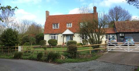 It's not the best low-light shooter - just like the iPhone 6S - but out and about, the SE produces some lovely pictures, marred only by the lack of image stabilisation.