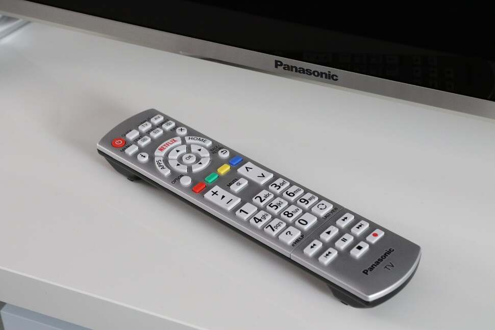 Basic controls are located on the right side of the TV, but of course you can also use Panasonic's familiar remote control