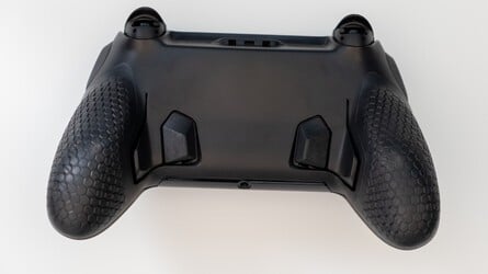 Here are a couple more shots of the Scuf Omega. The soft touch plastic feels great, but does capture a fair amount of dust. Click to enlarge. 