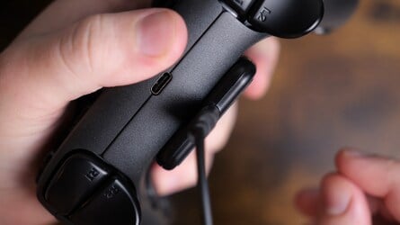 Each charging puck can handle up to four Steam Controllers simultaneously. 