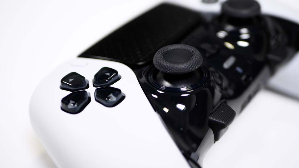 The d-pad is unchanged, save for its colour, but the thumbsticks - both the caps and the entire mechanism - are replaceable