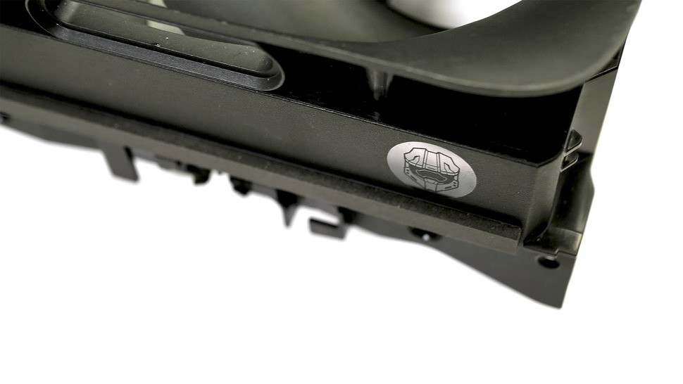 Another Easter egg within the design - a small nod to Master Chief on the 130mm diameter fan