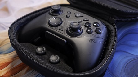 The Raikiri 2 has the same fine ROG Xbox texture as the Xbox Ally handhelds. Click to enlarge. 