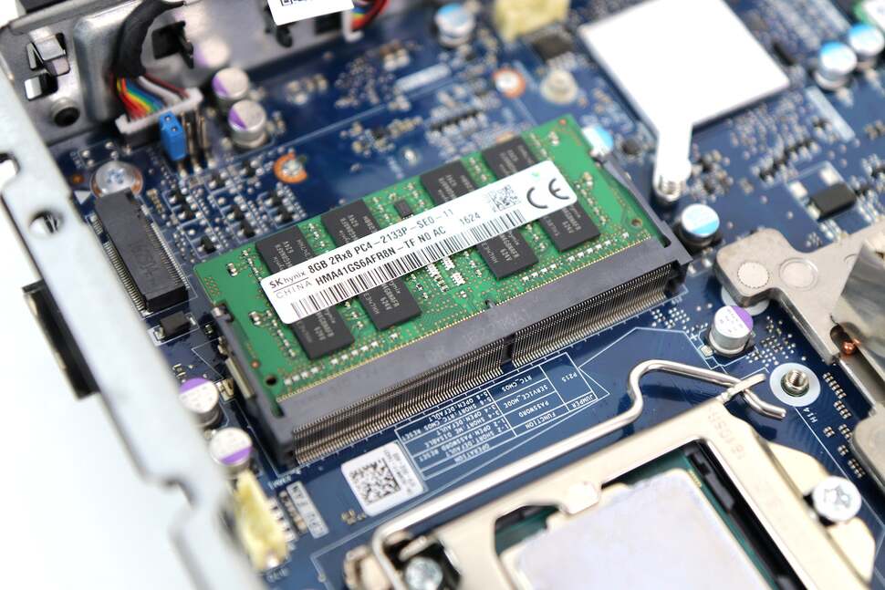 There's only one SODIMM slot on the Alpha's motherboard, meaning no dual-channel functionality and reduced memory bandwidth for the CPU. This isn't great, especially when the Alpha ships with low frequency CPUs