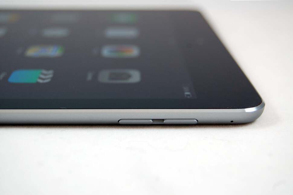 The one annoyance with the redesigned hardware is the omission of the mute switch. We're not quite sure why it had to go