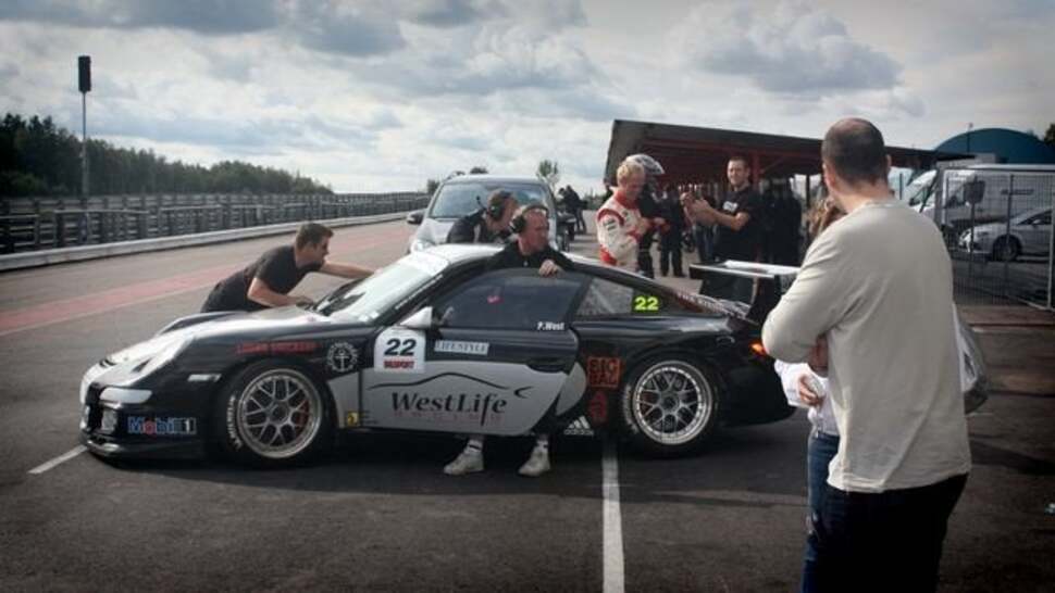 Slightly Mad took the core simulation it created, then enhanced it with its own track-day experiences, plus the input of proven racers such as Team Need for Speed's Edward Sandstr&ouml;m.