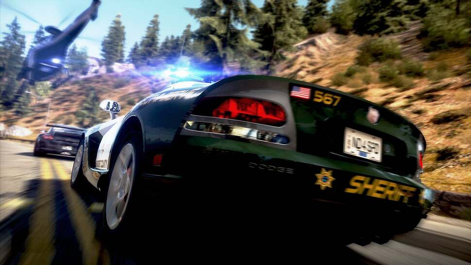 While there are a range of race-specific events with pre-defined routes, the advantages of the open world are obvious when it comes to the police pursuits