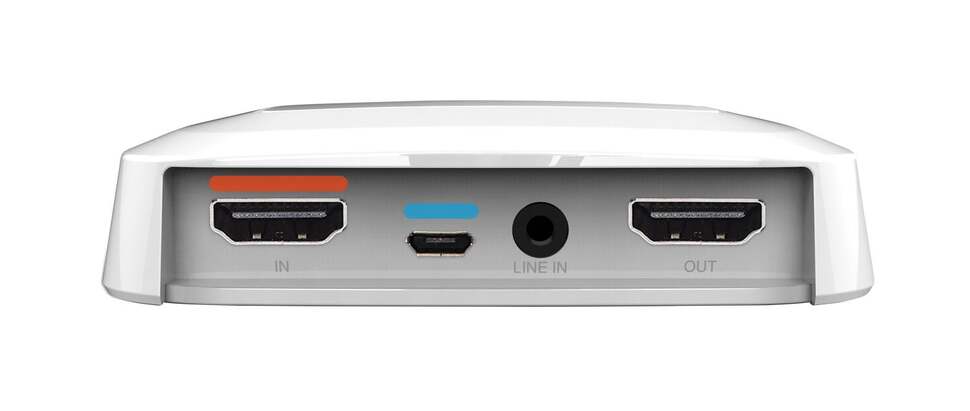 A breakout box is used to hook up consoles and PC to the Katana HD. Ports and cable are colour-coded for painless set-up. Audio can also be sent to the headset via HDMI, USB and the 3.5mm line in jack when hooked up to a PC.