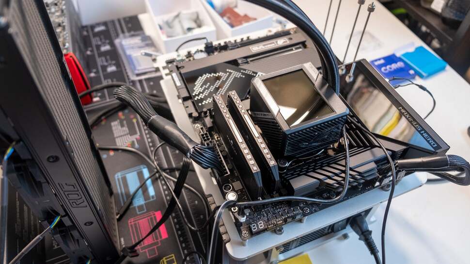 Our test setup for 12th-gen Intel processors, running on the Asus ROG Maximus Z690 Hero