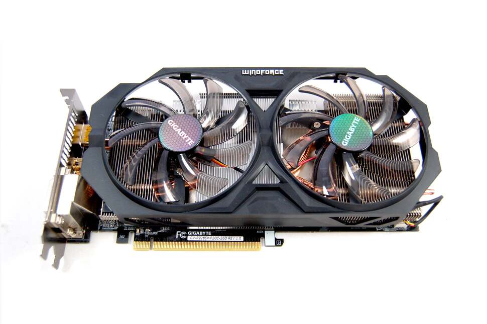 AMD reference designs (bar the brilliantly insane R9 295X2) have been somewhat lacking in recent times. For this review, AMD sent an R9 285 from Gigabyte, with its Windforce cooler