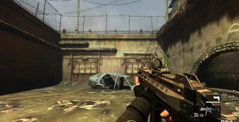 F.E.A.R. 3 seems to be using a depth-of-field assisted anti-aliasing technique, where more edge-smoothing is applied the further the object is from the player, making for some noticeable up-close jaggies.