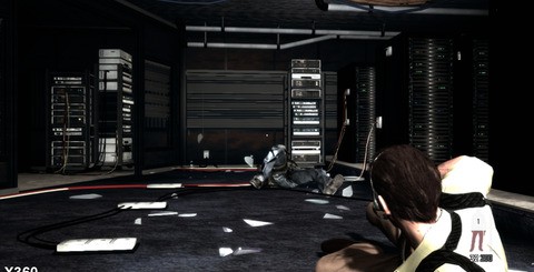 Max Payne 3 is a technical marvel on both consoles, though there are some differences. Here we see how the varying implementations of post process AA impacts the vividness of high contrast details on 360. Meanwhile, the second image shows how some scenic elements, such as water splashes and alpha effects, have been added or removed to benefit performance on PS3.