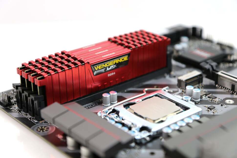 We're using our standard Corsair Vengeance LPX modules here, though their 3000MHz top-end is obviously pared back on the B250 chipset