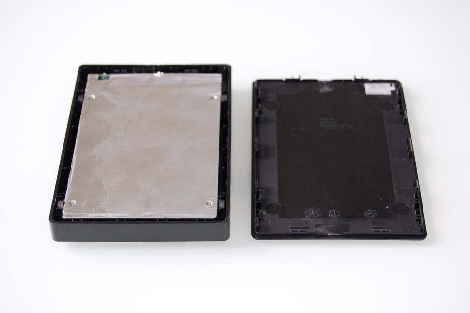 Once open, this is what you see. The insulating cover is now stuck to the entire rear portion of the drive, but it can be easily peeled off