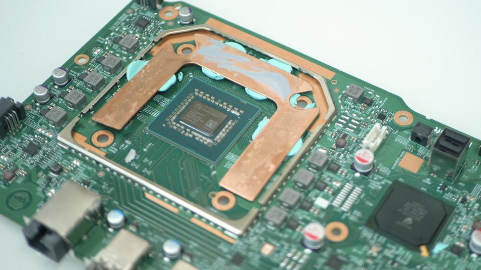 Removing the heatshield reveals this horseshoe shaped piece of copper for cooling the GDDR6 memory