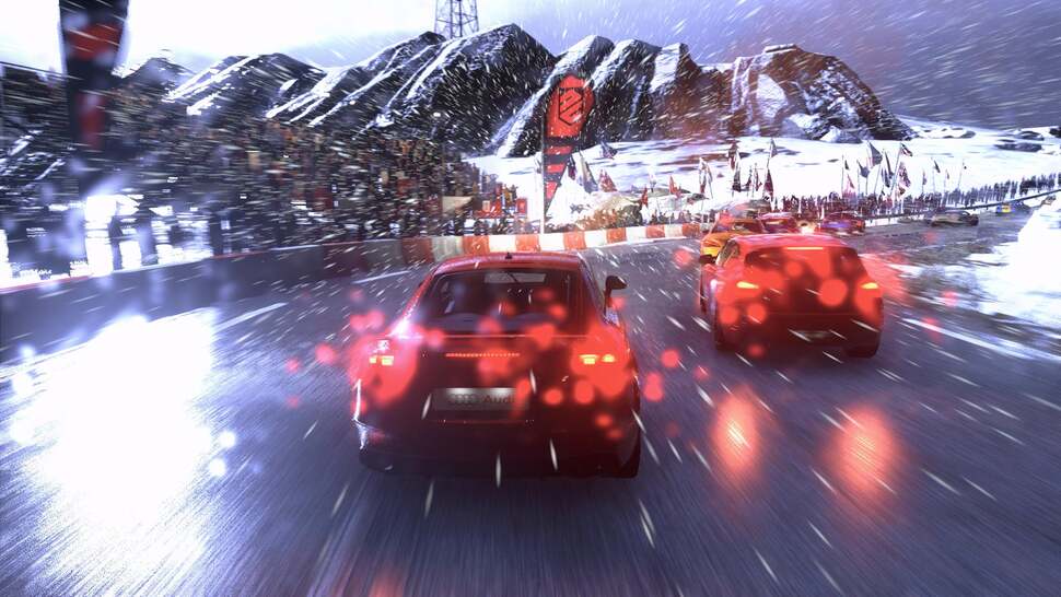 The big casualty to DriveClub VR compared to the standard version is the excellent weather rendering. The deferred lighting is also compromised, LODs are more aggressive and 12 CPU racers is reduced to eight. Let's see how Neo rebalances the equation, but even in its standard form, the sense of presence clearly trumps the downgrades.