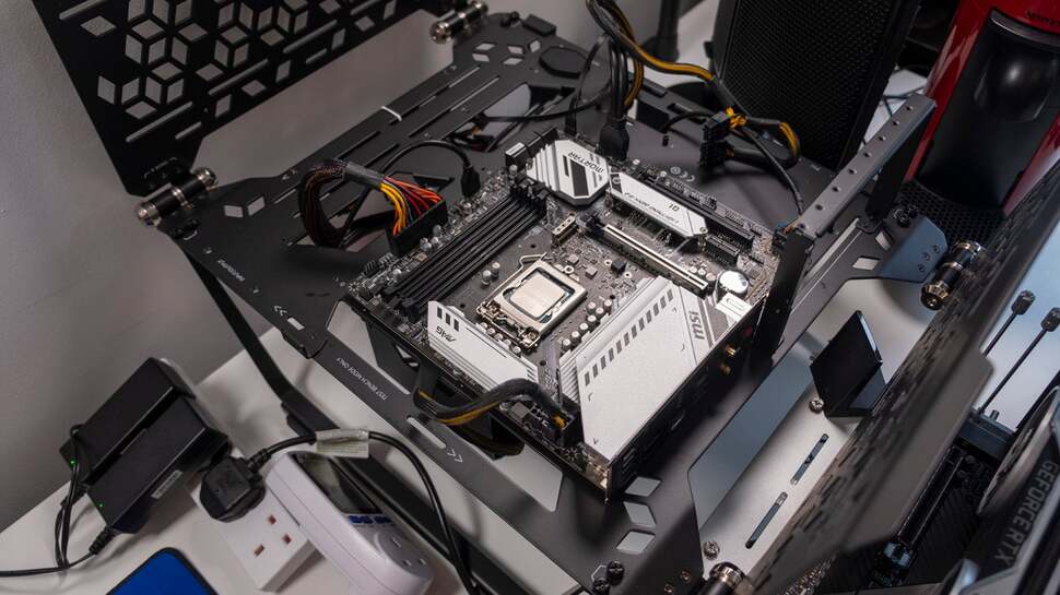 Our (uncovered) test setup for the 11400F, running on the MSI MAG B560M Mortar WiFi