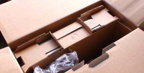 Unboxing the PS3 Slim in the Digital Foundry labs. Nice packaging, lovely console, but a bit short on the accessories...