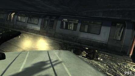 As per Modern Warfare 2, we see different shadow implementations on the two console versions. While shadows are low-res on both platforms, quality on PS3 stands up better at close quarters.