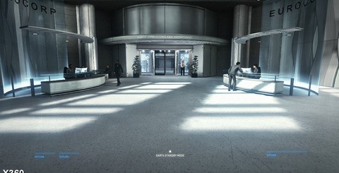 The Xbox 360 appears to command some advantages in terms of the streaming system (top) and higher quality LODs (bottom).