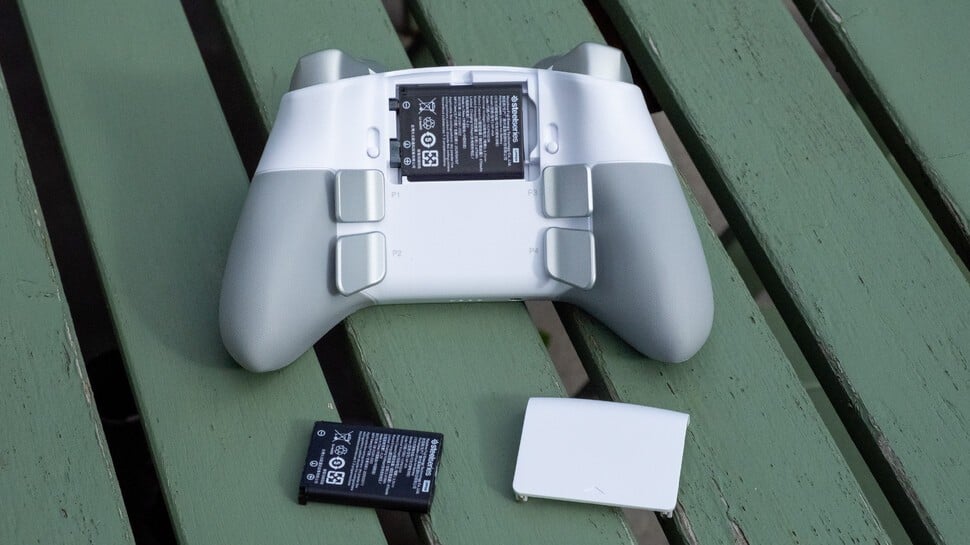 Review: SteelSeries Aeon Pro: The Infinite Battery Life, Dual-System Xbox and PC Controller Impresses, Despite Its High Price 2