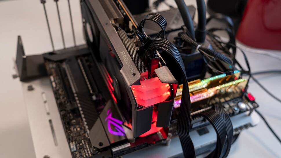 The RX 6600 XT Red Devil on the test bench