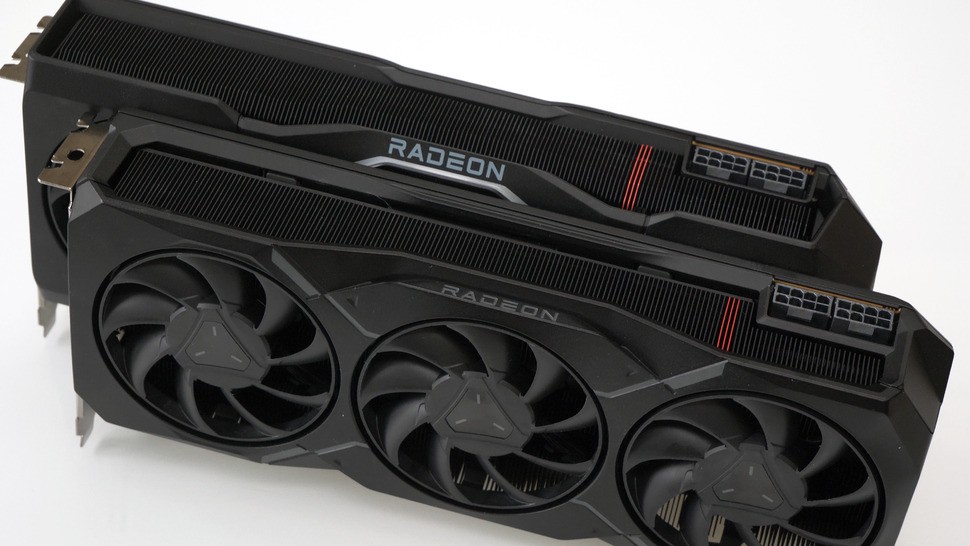 The more powerful RX 7900 XTX has slightly outsized dimensions compared to its slightly cheaper counterpart - mirroring what happened with the last-gen 6900 XT and 6800 XT