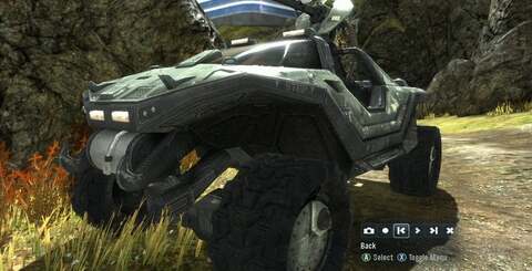 Reach on the left, Halo 3 on the right. Increased polygon counts and refined art and lighting can make both subtle and spectacular improvements to the image quality of the game.