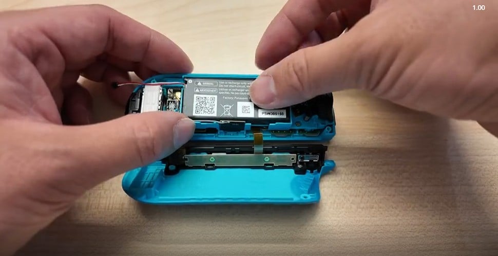 Nintendo Explains How to Replace Its New User-Serviceable Joy-Con Batteries 1
