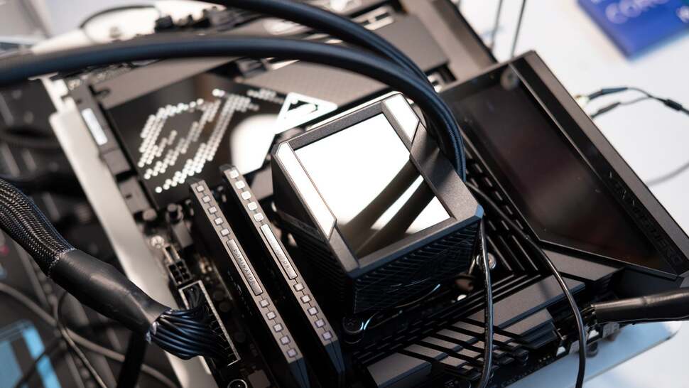 Our test setup for 12th-gen Intel processors, running on the Asus ROG Maximus Z690 Hero