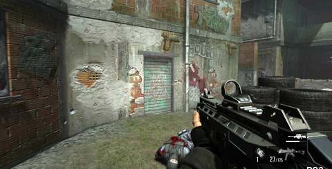 The most obvious difference between the two console versions from a visual perspective is the implementation of shadows. They're of a lower resolution on PS3, with fairly poor filtering to boot and sometimes they are completely missing in comparison to the PC and 360 games.