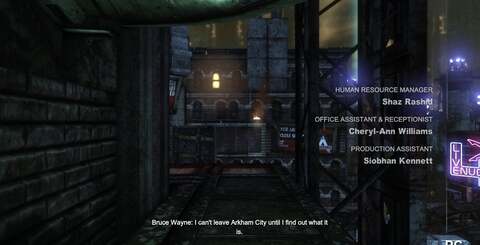 There's a lot of shared artwork between the console and PC versions of Arkham City, but the top shot demonstrates how some core art gets a substantial improvement. In the bottom shots, you can see that LOD popping is far less of an issue on PC.