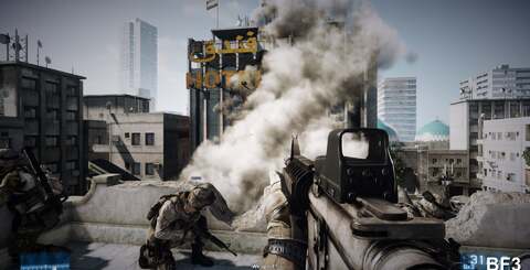 1080p shots comparing Battlefield 3 (right) and Battlefield 4 (left). Facial animation is much improved in Battlefield 4, with improvements to its tessellation tech and skin shaders making up the difference. In the bottom two shots, we see more options to destroy the surrounding environment in DICE's latest campaign, rather than allowing it at only select moments.