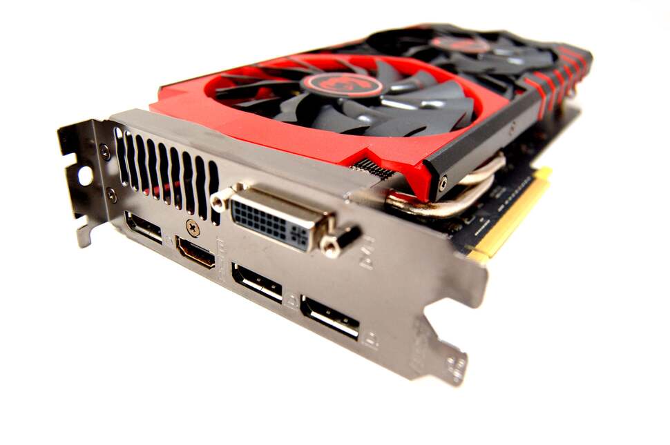 As usual with the second-gen Maxwell cards, we have a dual-link DVI port, HDMI 2.0 for 4K60 support, and three DisplayPort connections