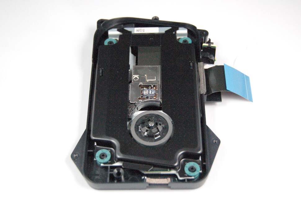 Our impression of the 'Super Slim' is that it's really nicely designed internally with components that are easy to swap out. The BD drive here is a self contained unit that's easy to swap out