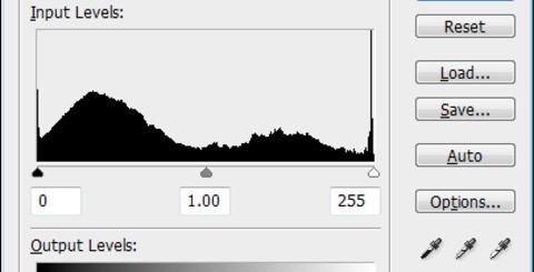 Photoshop colour level histograms offer up some clues as to what is going wrong. The two top histograms are from the NXE shot (left) and the new dash picture (right). This seems to show a standard limited vs. full range RGB comparison. However, the bottom shots taken from tests using our Skyrim timelapse in h.264 format seem to show a larger skew.