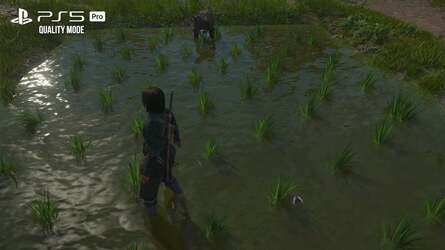 Skinned objects like the NPC at the top of these shots don't persist as reflections when they're off-screen, even in the PS5 Pro's quality mode. Left: NPC visible, reflection visible. Right: NPC nearly hidden, no reflection.