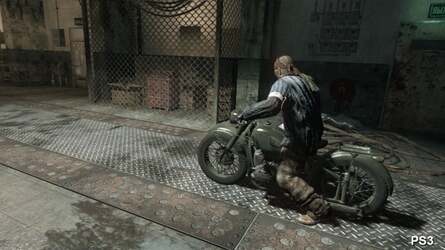 The shadows look rather pared back on PS3 here, again suggesting another rendering bug, albeit one with a more dramatic impact on the scene.