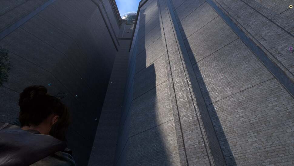 RT shadows are great - as far as they go. Here you can see that at distance, the correct, diffuse RT shadows give away to rasterised shadow map fallbacks that simply don't fit