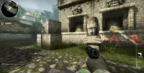 Curiously, in some places, we found texture quality to be lower than the console versions, which must surely be a bug (top). 1080p60 gameplay on PC is available on a range of hardware, as is the case with most Source titles (bottom).