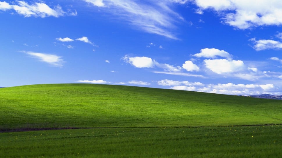 Bliss 4K Windows wallpaper