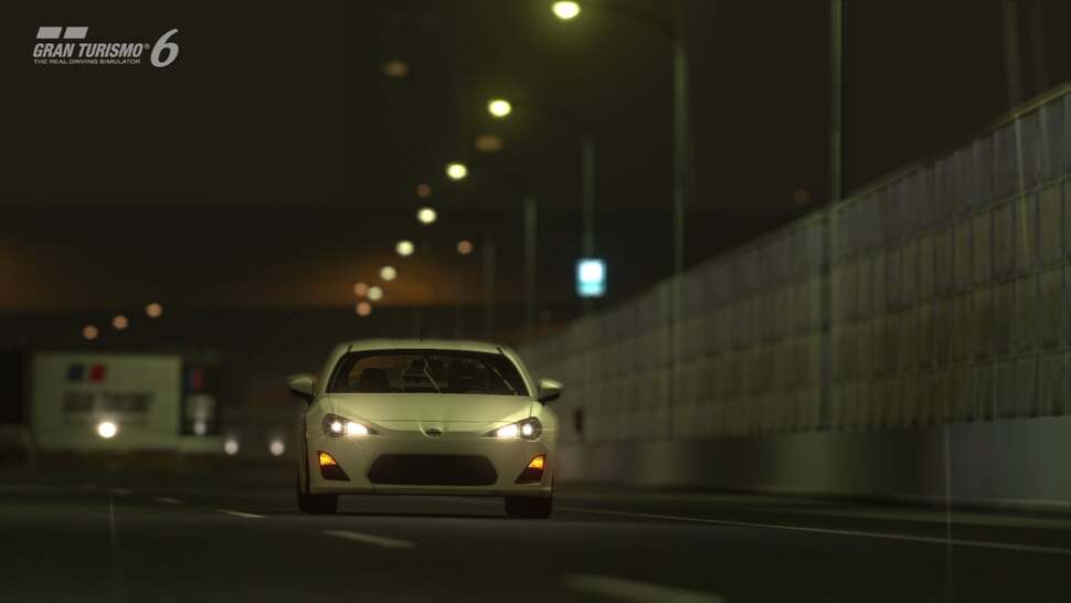 Night racing provides a look at the high quality bokeh depth of field employed in GT6. Precision around the car itself, however, could certainly be improved