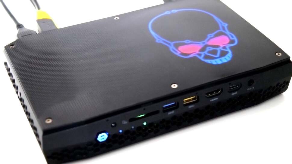 Powered up, you get this rather lurid skull motif - which flashes when the system is in sleep mode