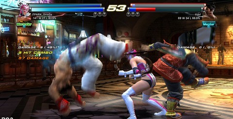 While the general graphical quality of the game in terms of character modeling and environment detail remains the same when running Tekken Tag 2 in 3D, the framebuffer resolution is further reduced over the defaul 2D presentation, and motion blur is automatically disabled. 2D shots on the left, 3D shots to the right.