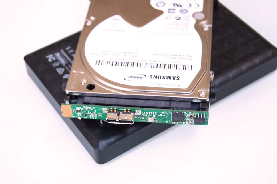 The USB to SATA bridge remains much the same. It hasn't been glued on – thankfully - and it's still easy to take off, exposing the basic SATA and power connections on the drive