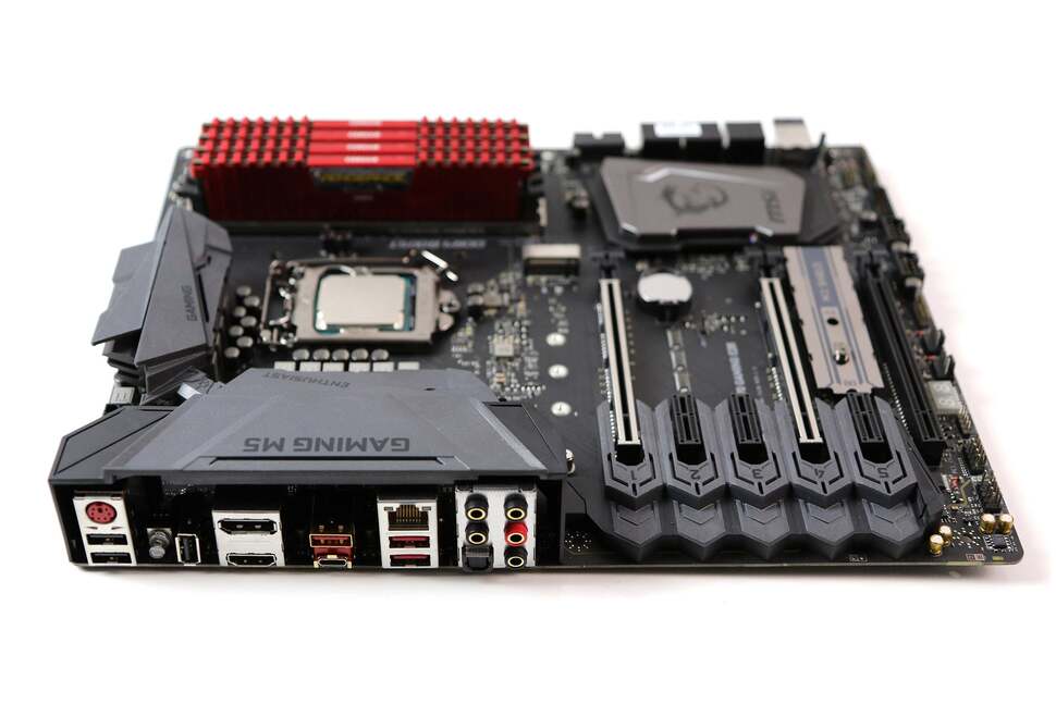 An overview of the Core i7 7700K we reviewed, safely inserted into an MSI Gaming M5, based on the new Z270 chipset