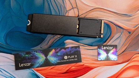 The Play X comes in plastic packaging that separates the 2230 SSD, 2280 adapter and stickers for each size. Note that the drive can slide in even further in the picture on the right, such that the visible gap disappears and the drive mimics a 2280 SSD. Click to enlarge. 