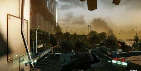 Shadows appear to have some offset issues in places on the PlayStation 3 (look on the building on the left in the top shot), but up close, it's clear that the Xbox 360 implementation is rather blocky in comparison (left, bottom shots).