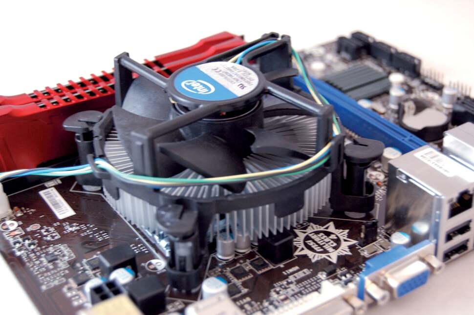 The standard Intel cooler isn't great, but it's fine for running the Pentium G3258 at 4.2GHz. Push your overclock too far and the CPU overheats with this cooler. The key is to strike a balance between increased clocks and heat