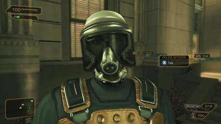 We may not be seeing Crysis 2 levels of DirectX 11 support, but the tessellation in the game is subtly effective - here we see how the models are improved to remove rough polygon edges close-up on the characters. It's most obvious here on the curve of the guard's helmet - the tessellated shot is on the right.